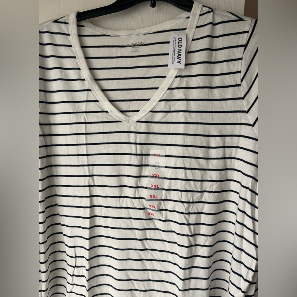 Old navy stripe tshirt